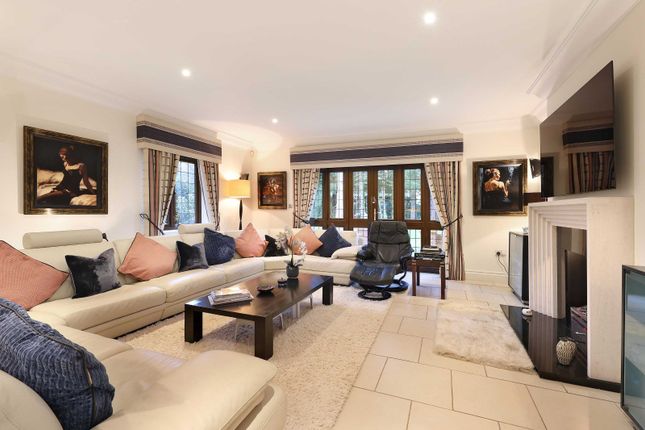 Finch House,, Finch Lane, Beaconsfield photo 3