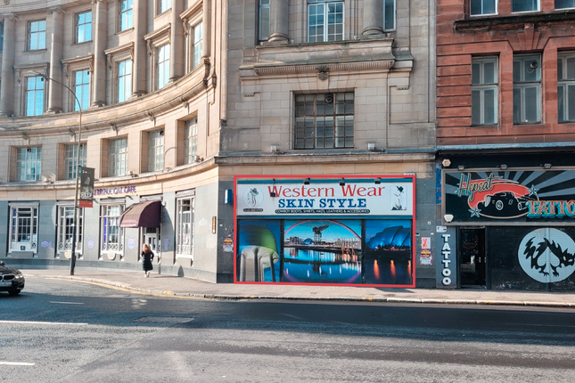 Retail premises to let in High Street, Glasgow