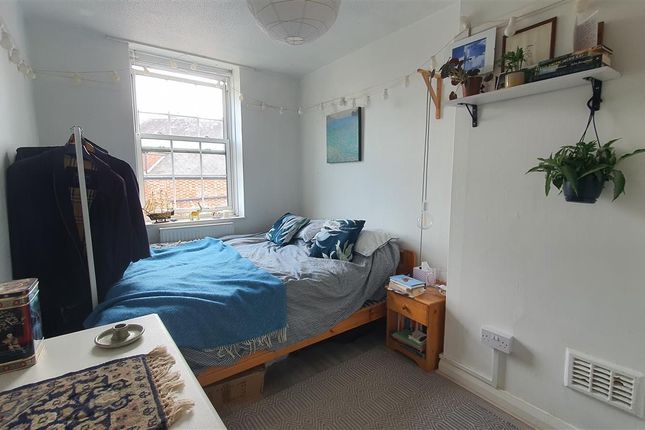 48, Una House, Prince Of Wales Road, London photo 3