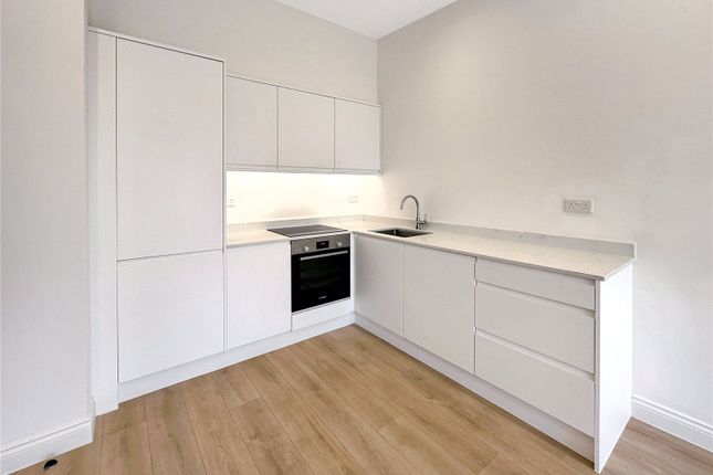 Flat 12 Churchill House, 1,, London Road, Berkshire photo 4