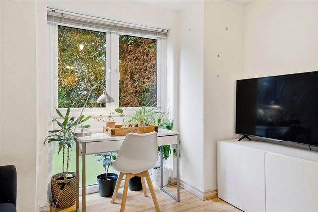 Flat 2, 22, Spencer Hill, London photo 3