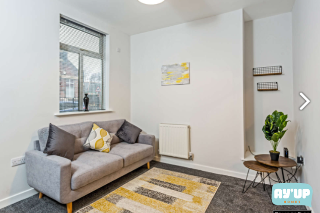 Room 8, 15 Greasbrough Road, Rotherham photo 5