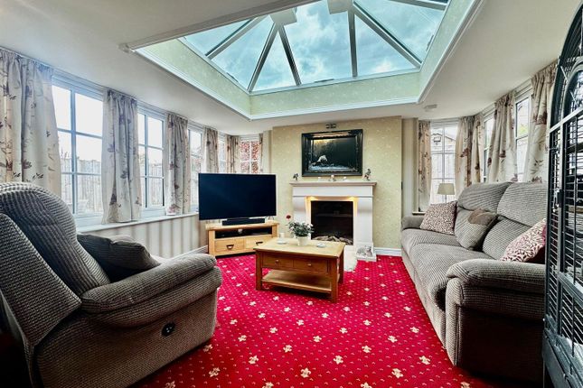 89, Parkgate, Knutsford photo 3