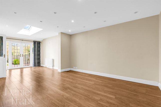 30, Station Road, Loughton photo 2