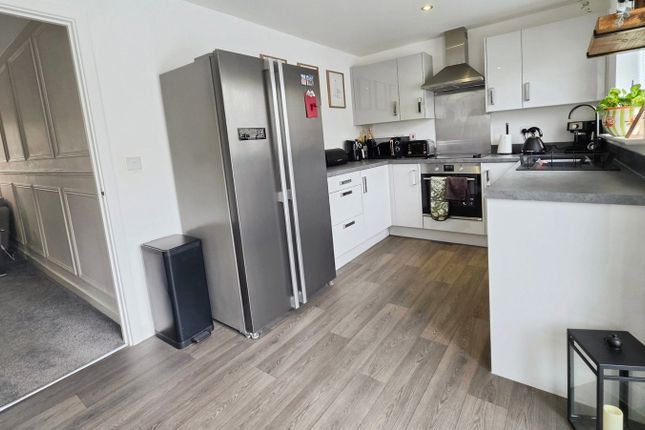 4, Clos Y Bont, Bridgend photo 4
