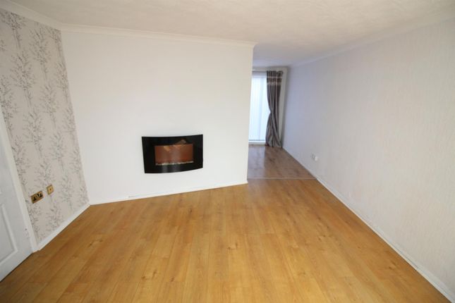 4, Neasham Avenue, Billingham photo 3