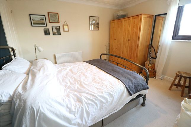 2, Exeter Close, Northamptonshire photo 4