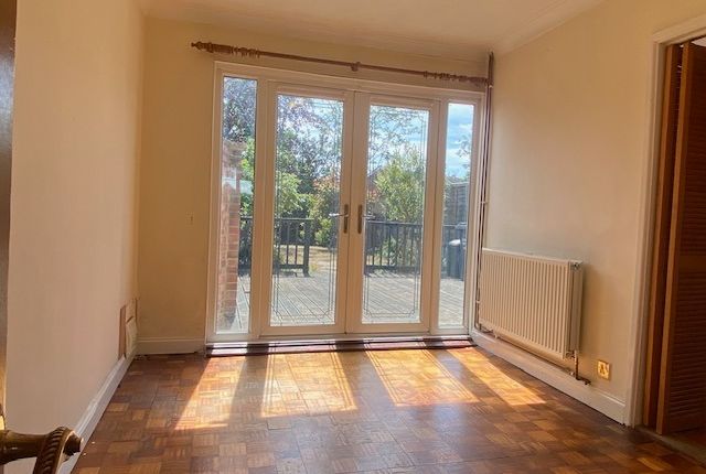 74, Vauxhall Drive, Reading photo 5