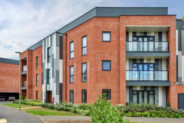 Thumbnail Flat to rent in Brocade Road, Andover, Hampshire