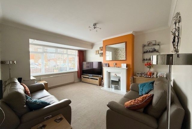 2, Hythe Field Avenue, Egham photo 2