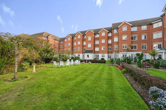 Flat for sale in Holmbush Court, Southsea