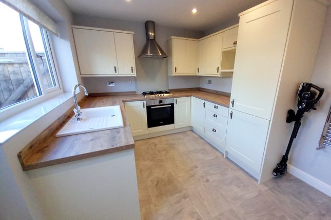 14, Hazelmere, Spennymoor photo 4