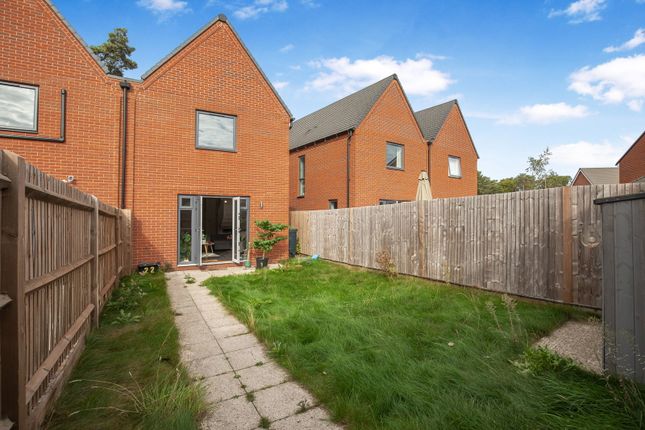 22, Mulberry Walk, Bordon photo 3