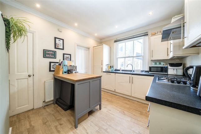 Thumbnail Maisonette to rent in Glasford Street, London