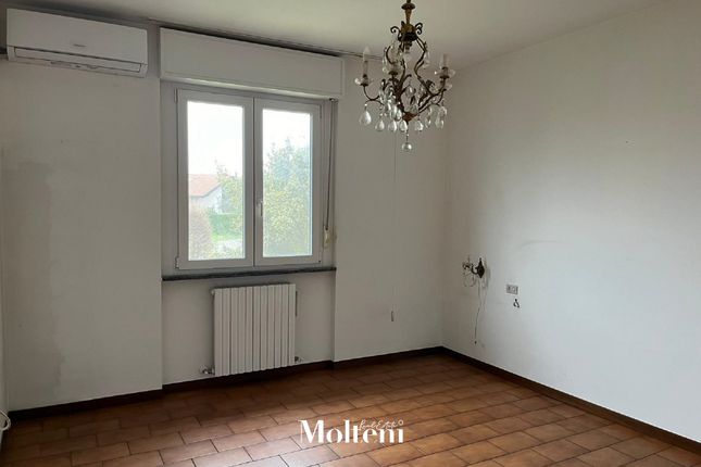 Terraced house for sale in Via Gambate, Olginate, Lecco, Lombardy, Italy