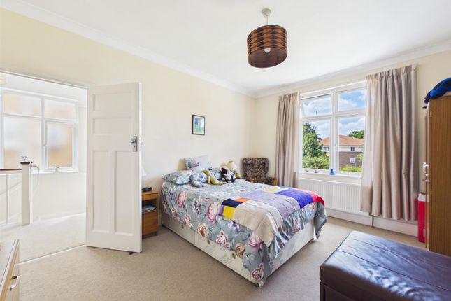 14, St. Georges Road, Wallington photo 3