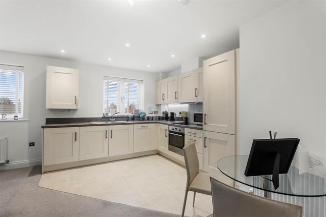 26, Sid Courtney Road, Stratford-Upon-Avon photo 4