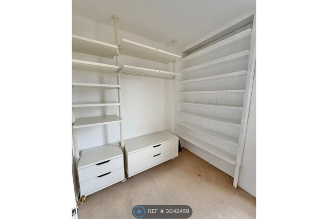 Sutton Court, Fauconberg Road, London photo 4