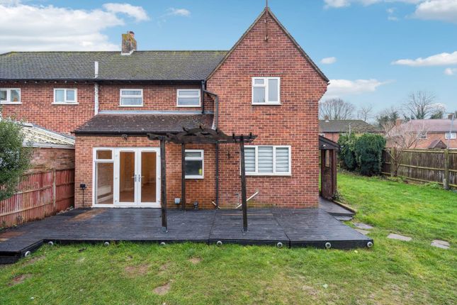 35, Woodland Close, Tring photo 3