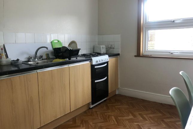 Thumbnail Room to rent in Brooke Road, London