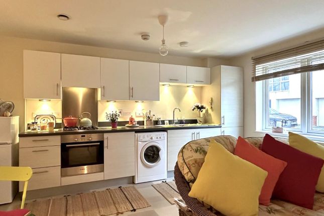 41, Wain Close, Penarth photo 4