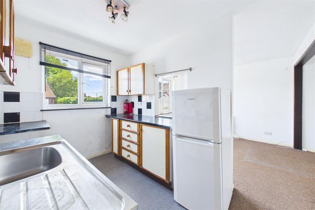 4 Silvercourt, Fosse Way, Nailsea photo 4