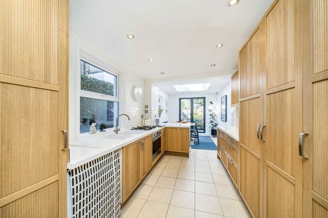 88, Ormeley Road, London photo 3
