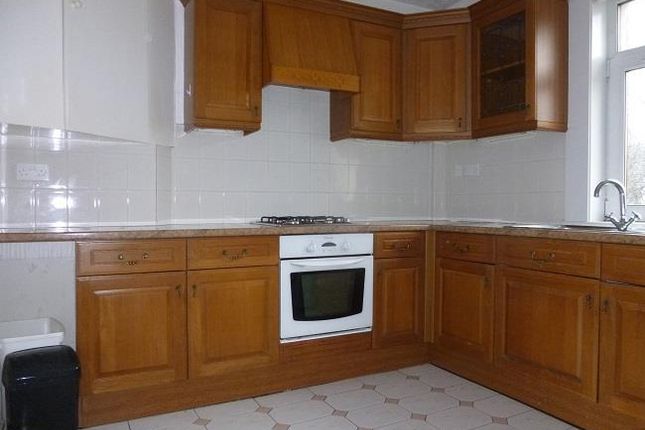 Flat to rent in Burghead Drive, Govan, Glasgow