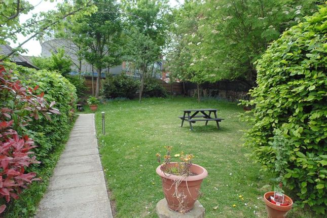 4, Sussex Mews, London photo 2