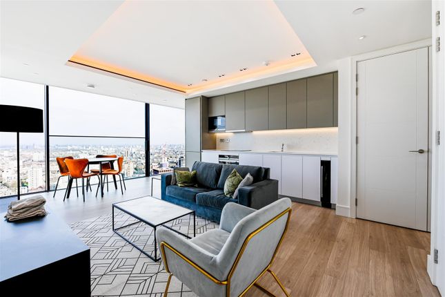 Thumbnail Flat to rent in Carrara Tower. Bollinder Place, London