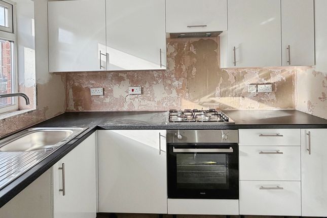 6, Potters Close, Bourne photo 3