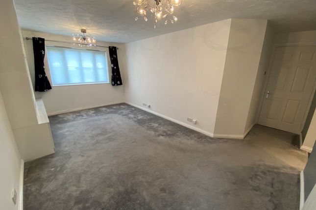 27, Corfe Close, Borehamwood photo 3