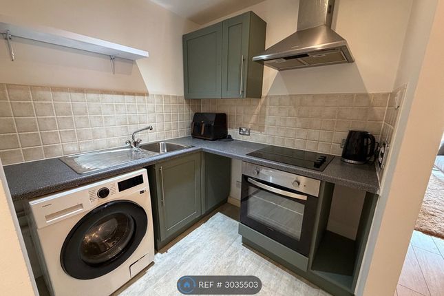 Apartment, Madison Square, Liverpool photo 5