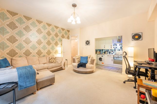 Flat for sale in Millennium Square, Shad Thames