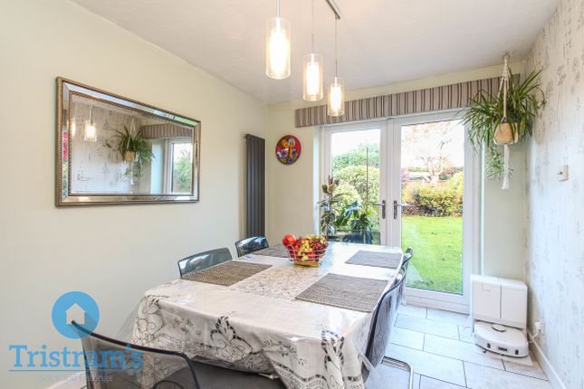 23, Arnos Grove, Nottingham photo 3