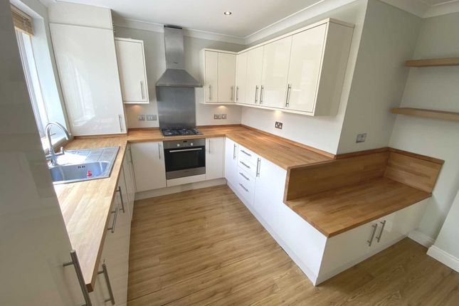 240, Gateshead Road, Borehamwood photo 4