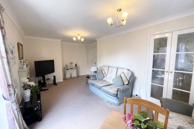 4, Holroyd Court, Bispham photo 2