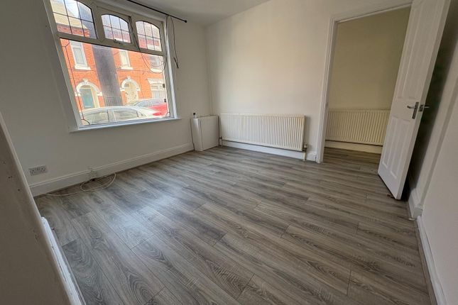 13, Whitworth Road, WELLINGBOROUGH photo 5