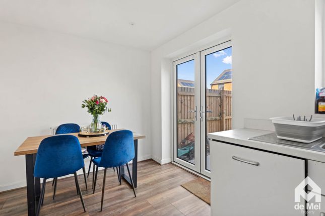 9, Citrine Place, Cheltenham photo 4