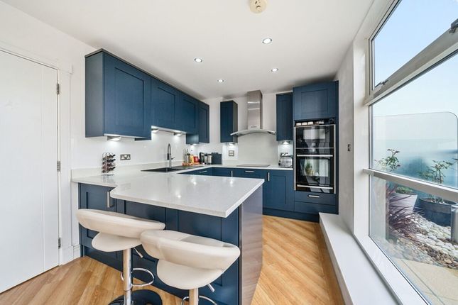 Flat for sale in Newton Place, London