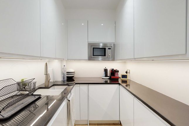 Flat for sale in Alberts Court, 2 Palgrave Gardens, London