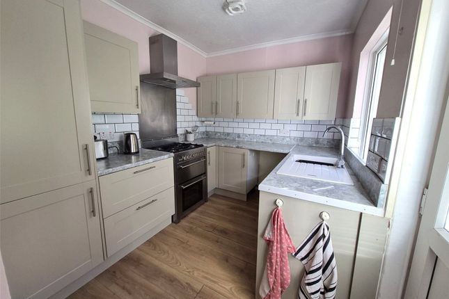 102, Watermoor Road, Gloucestershire photo 2