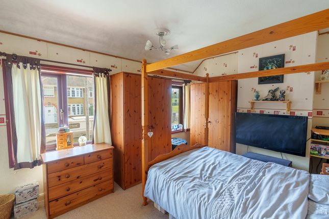 46, Waverley Road, Kettering photo 4