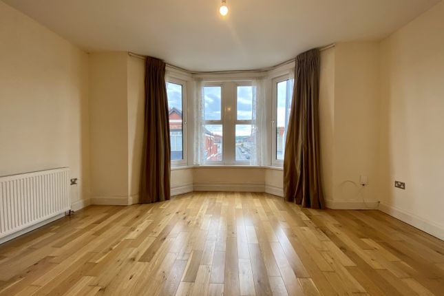 Flat B, 153, Whitchurch Road, Cardiff photo 3