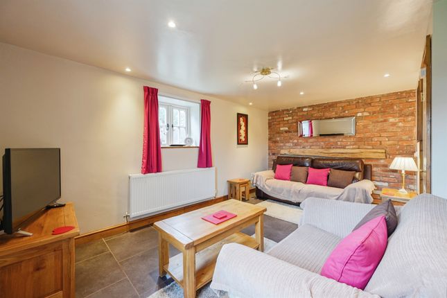 ., Lapwing Cottage, Stoke-On-Trent photo 5