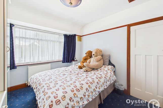 75 Taunton Way, Stanmore photo 3