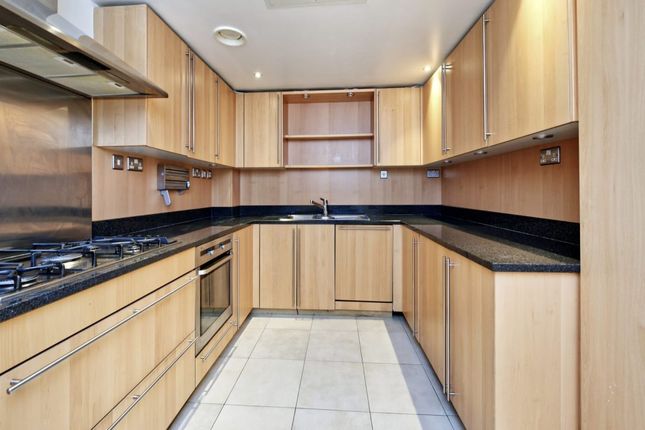 Flat to rent in Blore House, Kings Chelsea, Coleridge Gardens, London