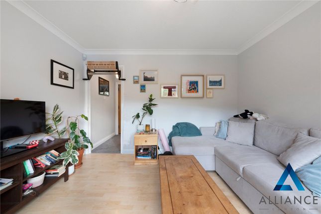 26, Fowey Close, London photo 4