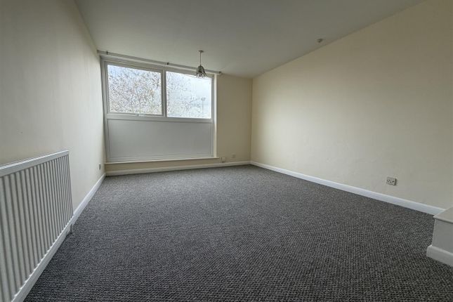 34, Blakesley Walk, Leicester photo 5