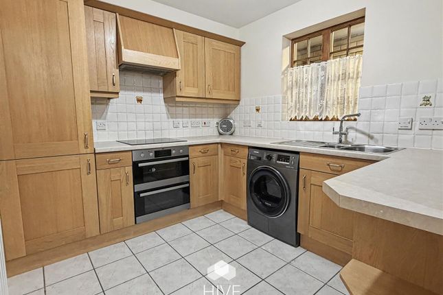 Flat 12, The Atrium, Whincroft Close, Ferndown photo 4